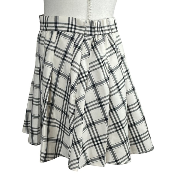 Garage White & Black Wide Plaid Pleated Tennis Prep Skirt Blokette Academia - Picture 4 of 8